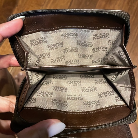 Woman’s Wallet - Picture 5 of 5